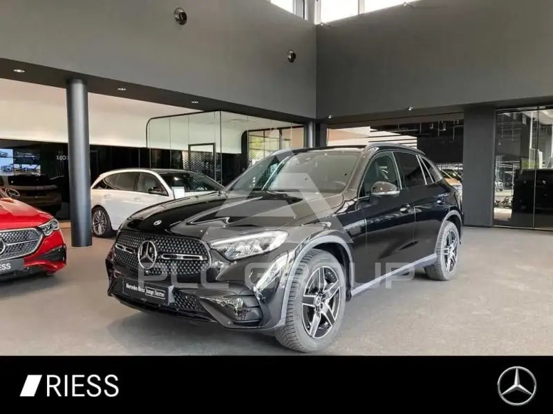 2025 Mercedes Benz GLC 220