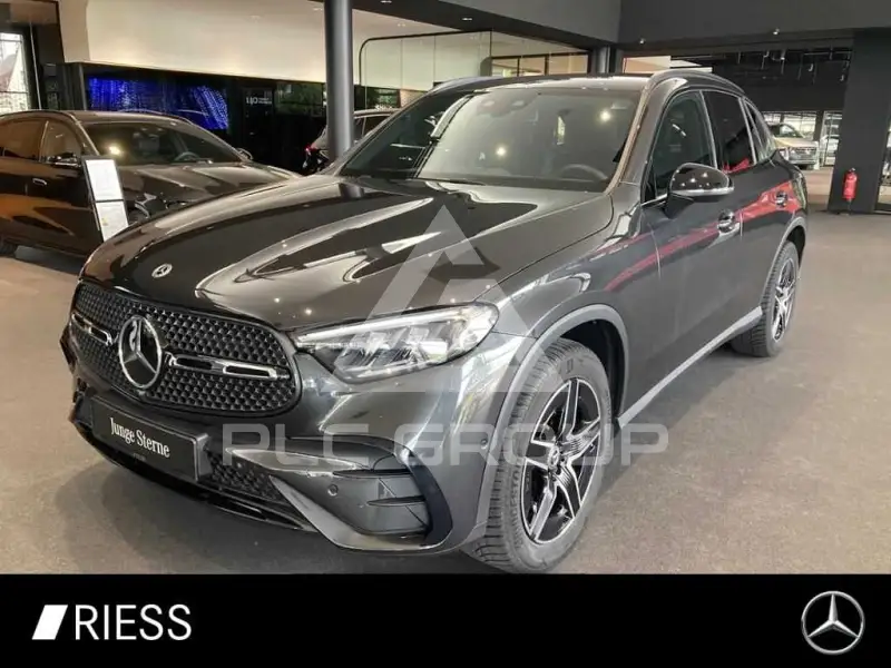 2025 Mercedes Benz GLC 220