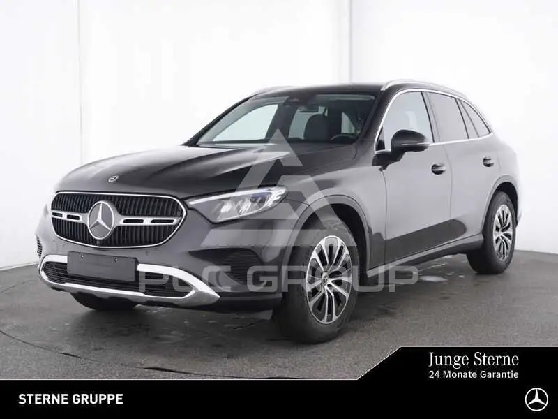 2025 Mercedes Benz GLC 220