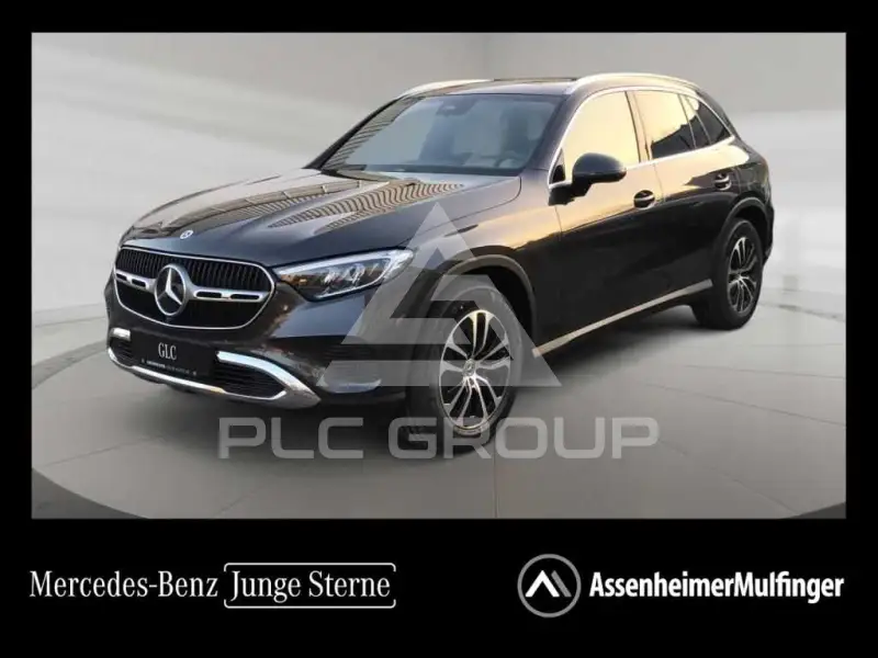 2025 Mercedes Benz GLC 220