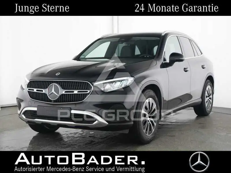 2025 Mercedes Benz GLC 220