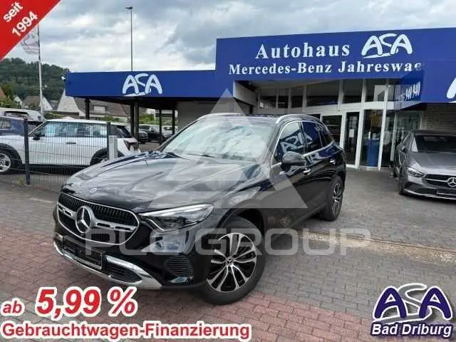 2025 Mercedes Benz GLC 220
