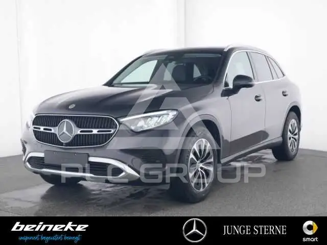 2025 Mercedes Benz GLC 220