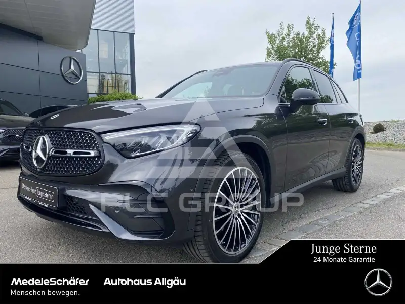 2025 Mercedes Benz GLC 220
