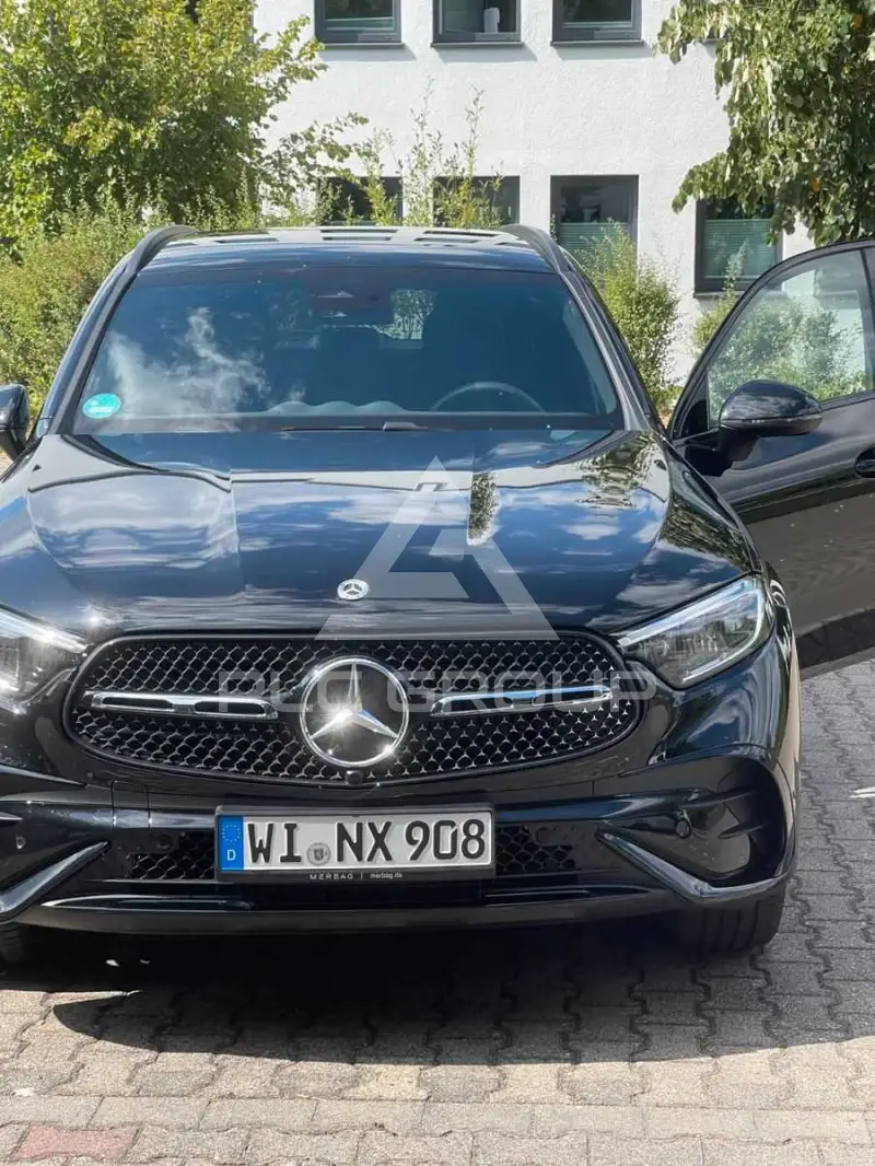 2025 Mercedes Benz GLC 220
