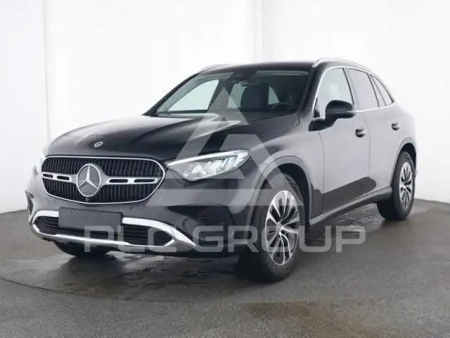 2025 Mercedes Benz GLC 220