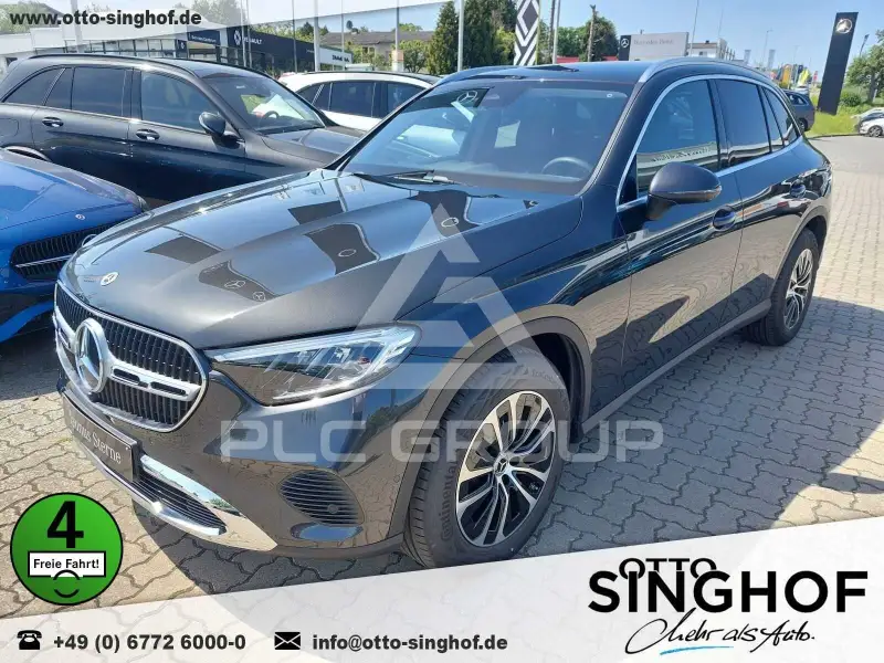 2025 Mercedes Benz GLC 220