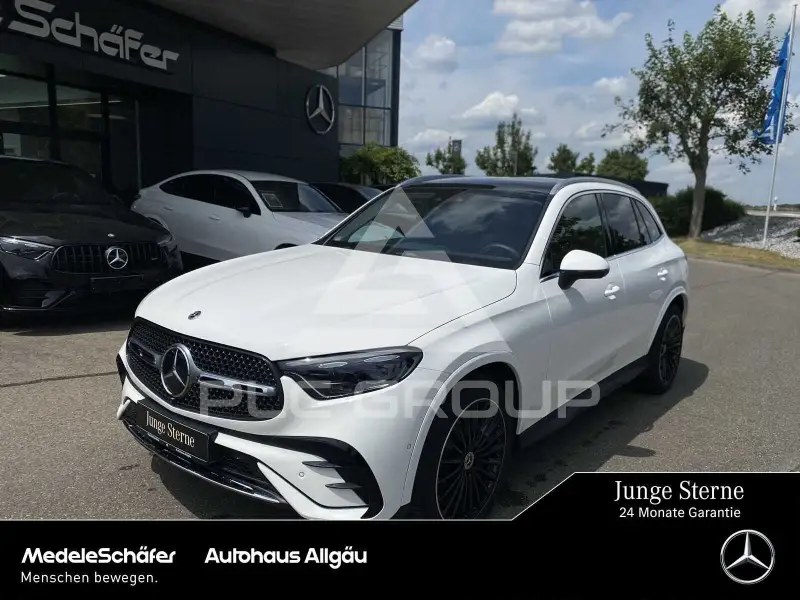 2025 Mercedes Benz GLC 220