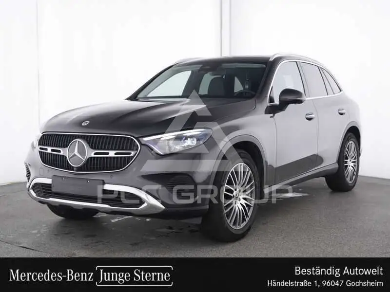 2025 Mercedes Benz GLC 220