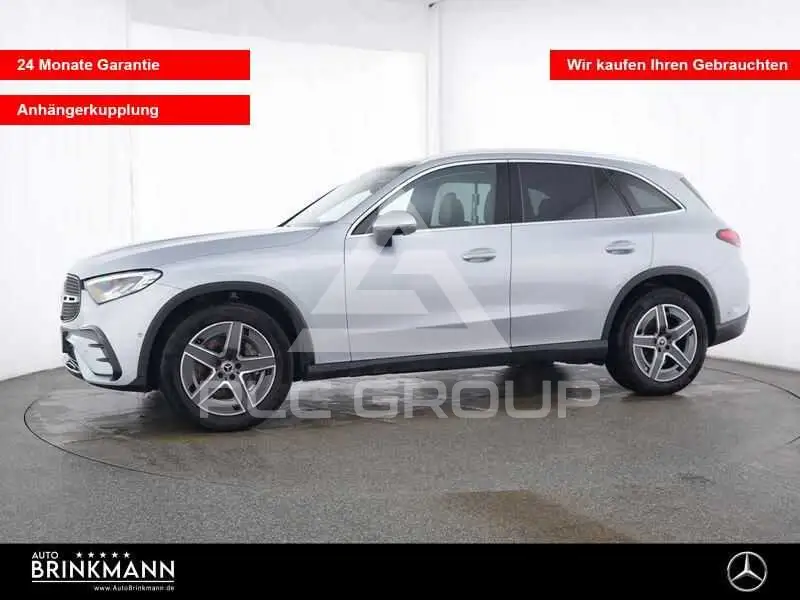 2025 Mercedes Benz GLC 220