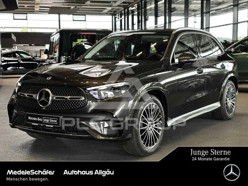 2025 Mercedes Benz GLC 220