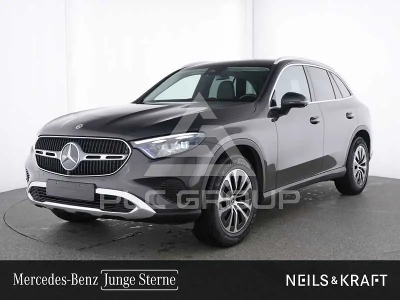 2025 Mercedes Benz GLC 220
