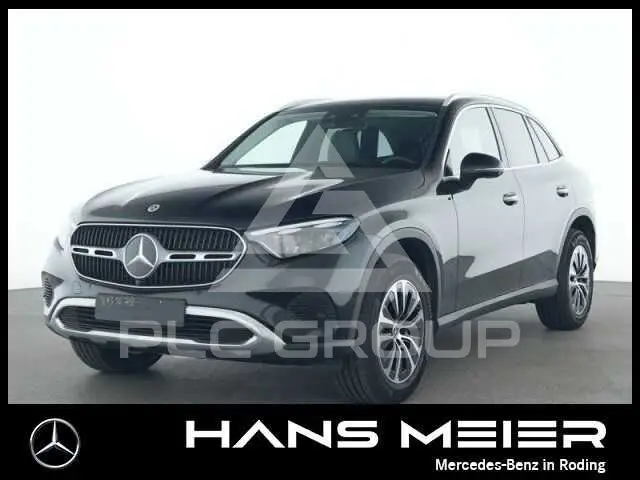 2025 Mercedes Benz GLC 220
