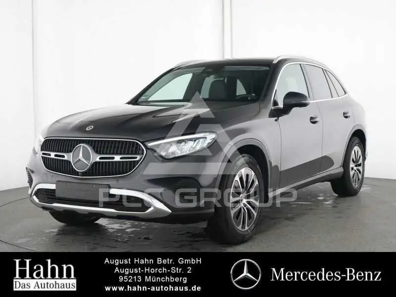2025 Mercedes Benz GLC 220