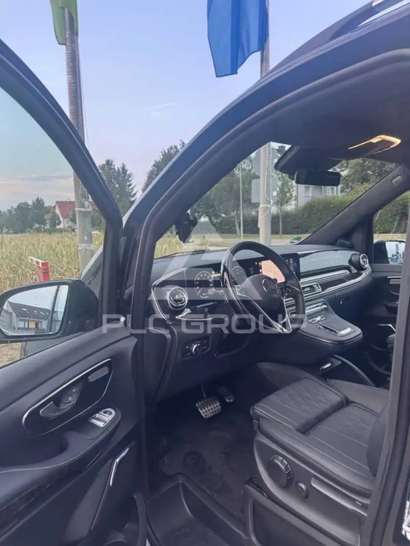2025 Mercedes Benz V 300