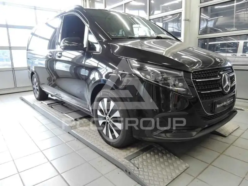 2025 Mercedes Benz V 300