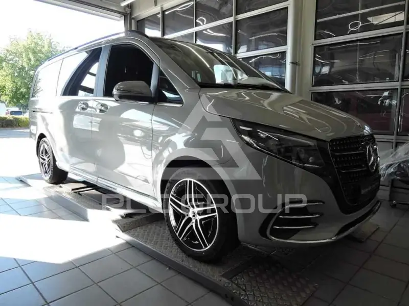 2025 Mercedes Benz V 300