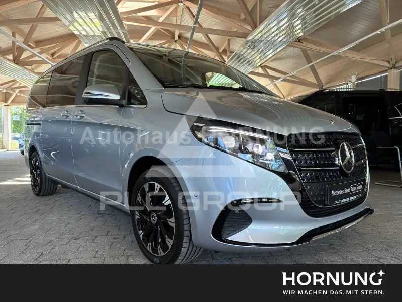 2025 Mercedes Benz V 300