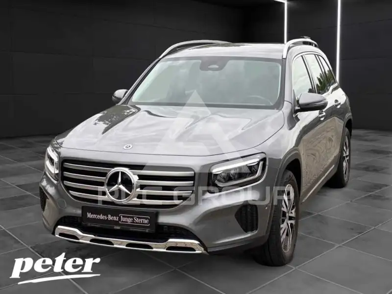 2025 Mercedes Benz GLB 180