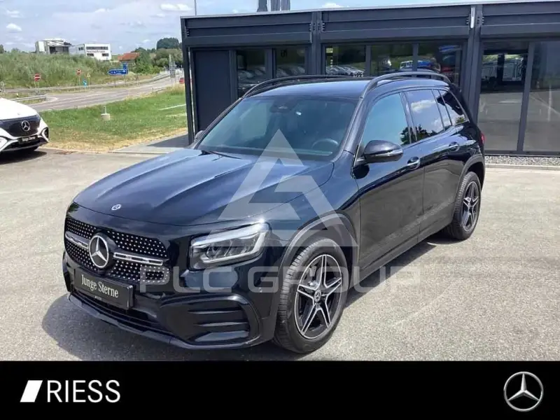 2025 Mercedes Benz GLB 220