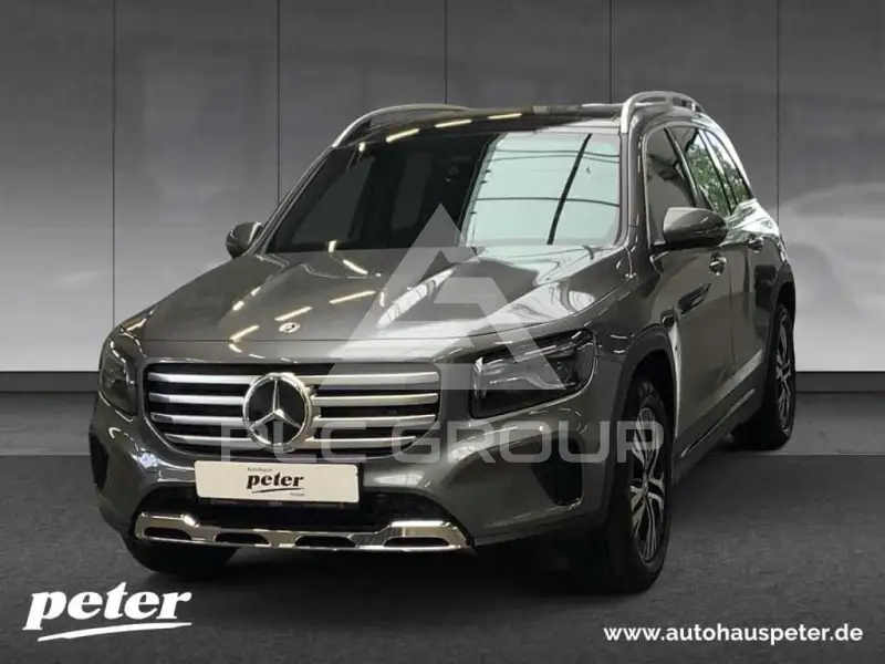 2025 Mercedes Benz GLB 220