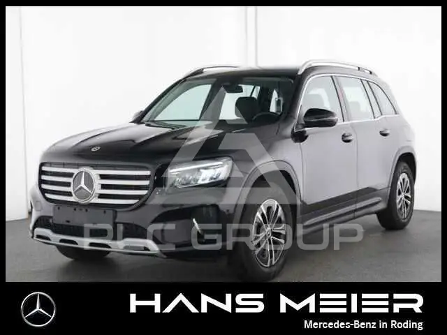 2025 Mercedes Benz GLB 220
