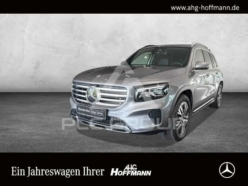 2025 Mercedes Benz GLB 220