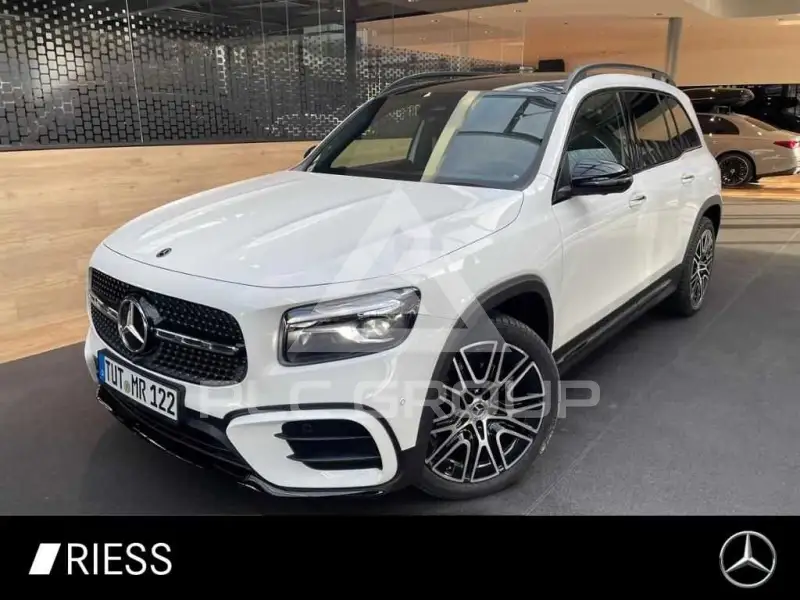 2025 Mercedes Benz GLB 220