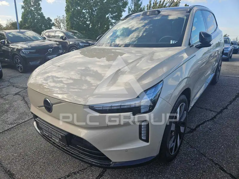 2025 Volvo EX 90