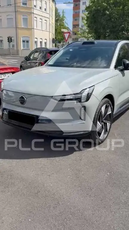 2025 Volvo EX 90
