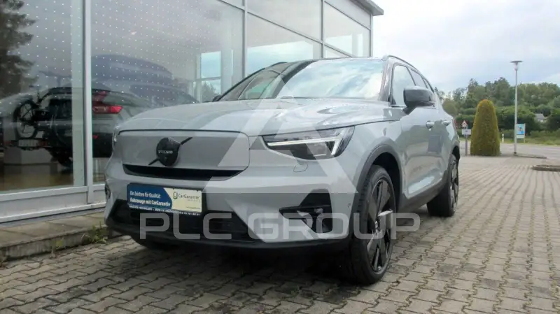 2025 Volvo EX 40