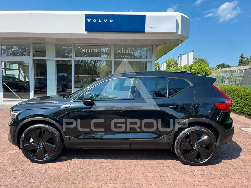 2025 Volvo EX 40