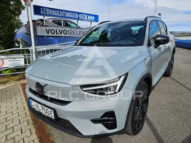 2025 Volvo EX 40