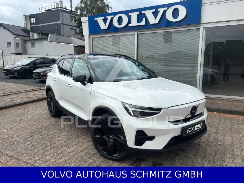 2025 Volvo EX 40