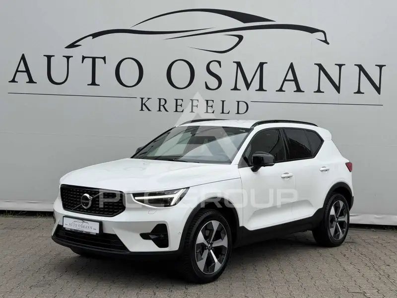 2025 Volvo XC40