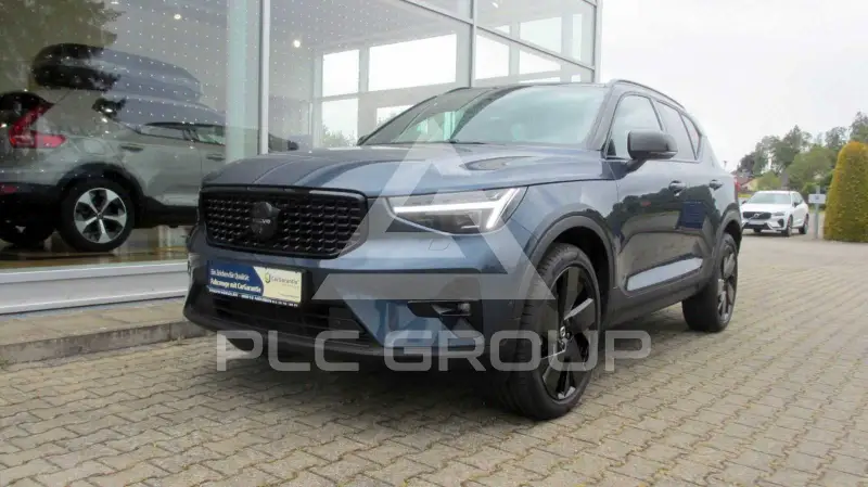 2025 Volvo XC40