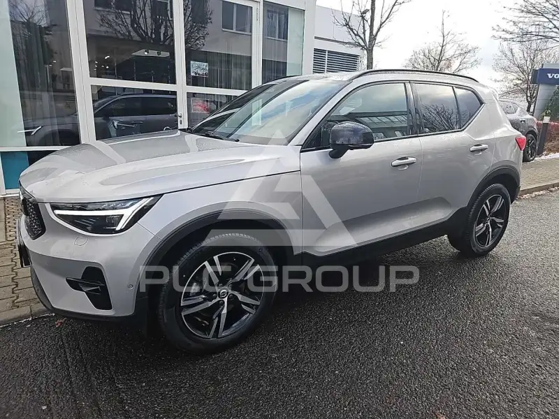 2025 Volvo XC40