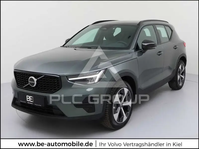2025 Volvo XC40