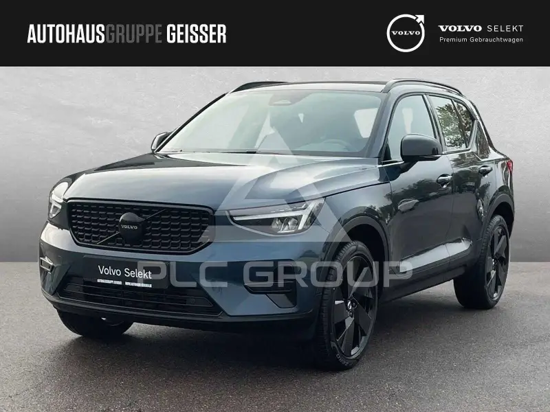 2025 Volvo XC40