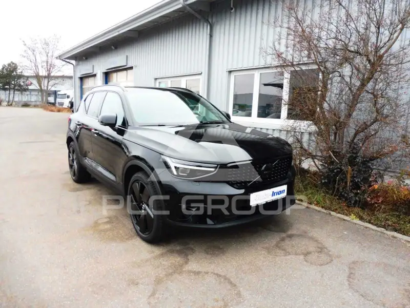 2025 Volvo XC40
