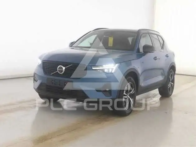 2025 Volvo XC40