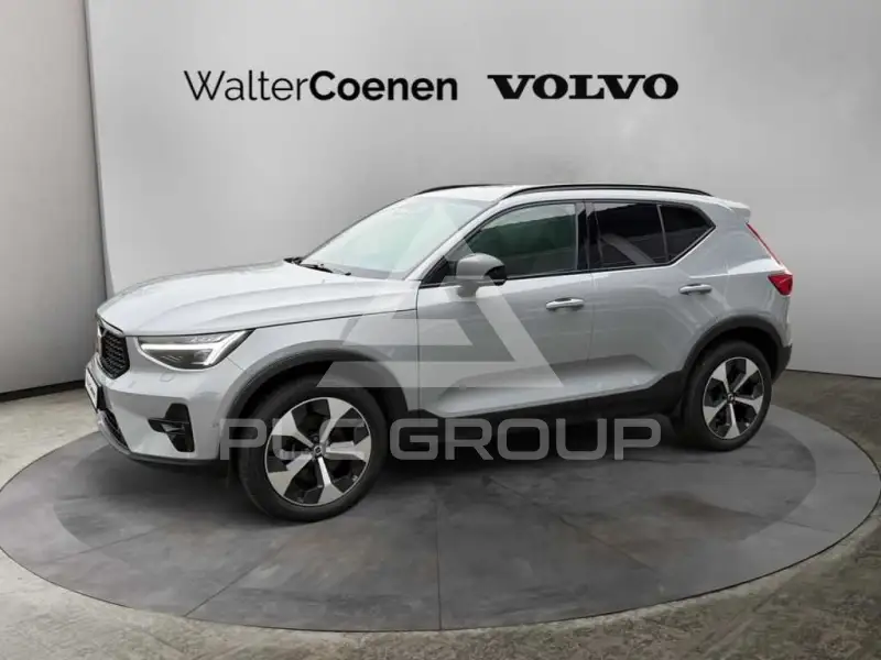 2025 Volvo XC40