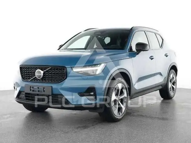 2025 Volvo XC40