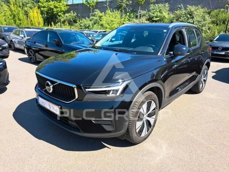 2025 Volvo XC40