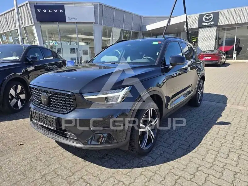 2025 Volvo XC40