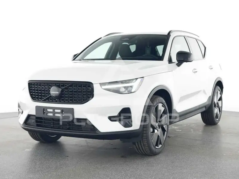 2025 Volvo XC40