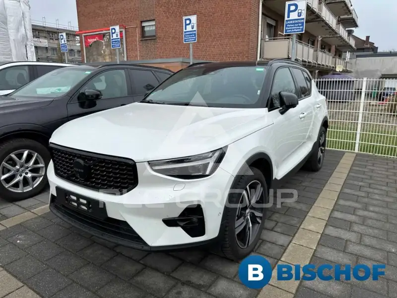 2025 Volvo XC40