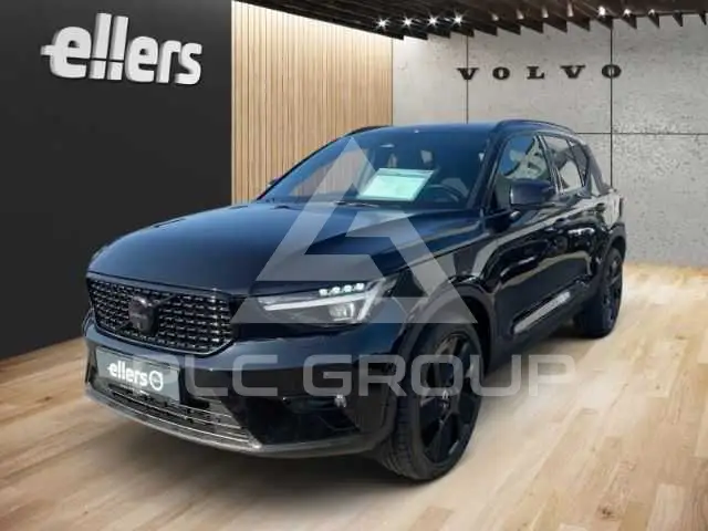 2025 Volvo XC40