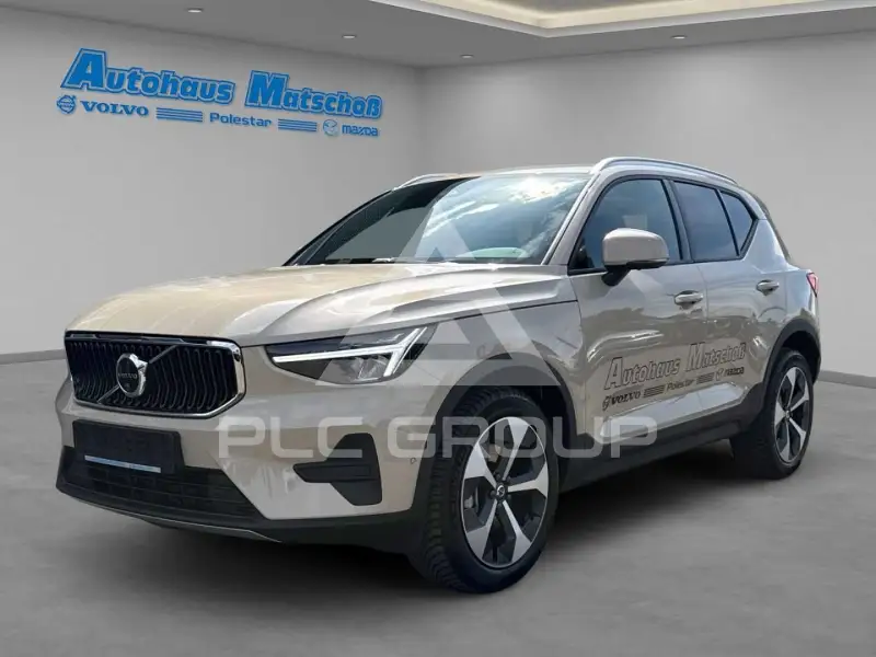 2025 Volvo XC40