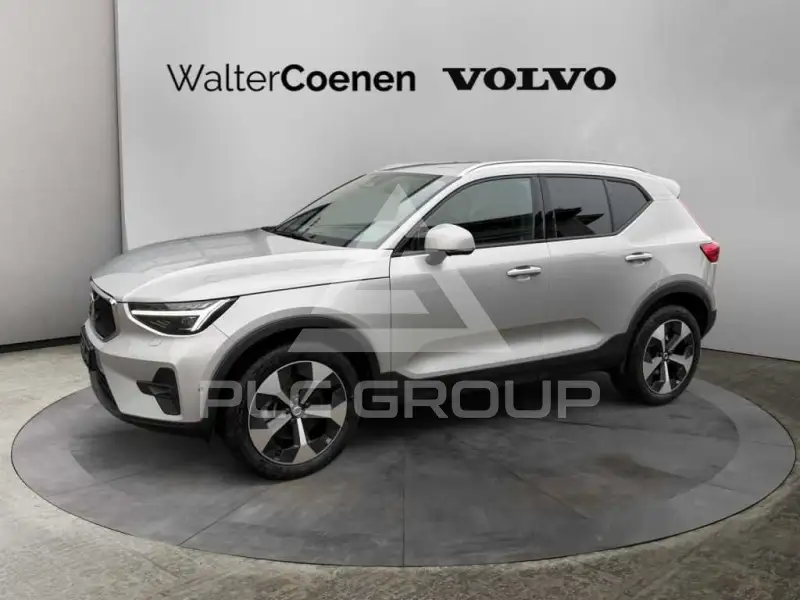 2025 Volvo XC40